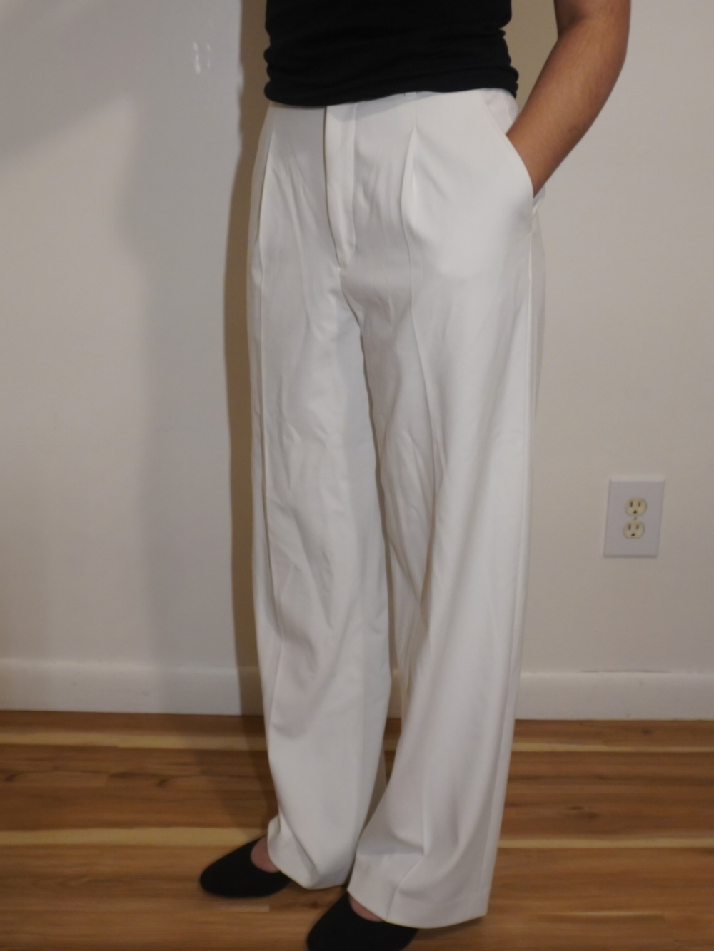 Uniqlo Women's Pure White Wide-Fit Pleated Pants Trousers Size XS